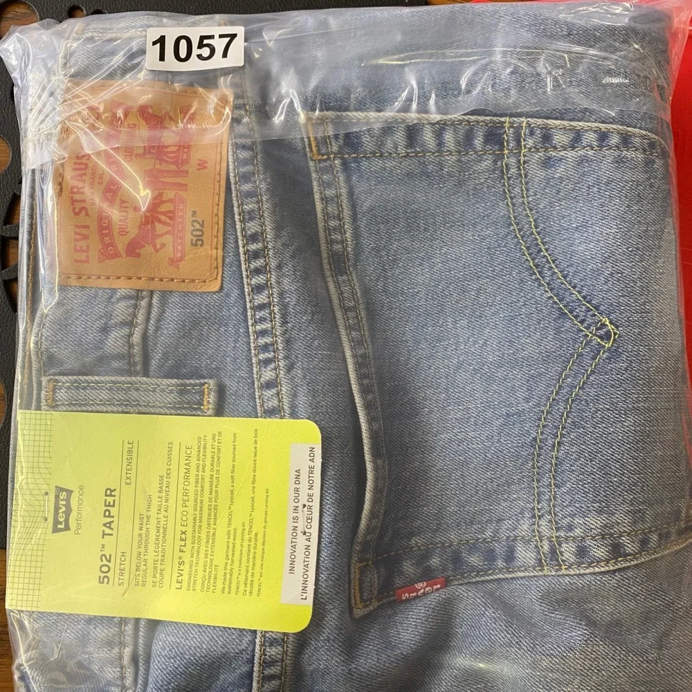 Levi's 502 Taper Jeans Mens 44x32 Blue Medium Wash Stretch Eco Performance New